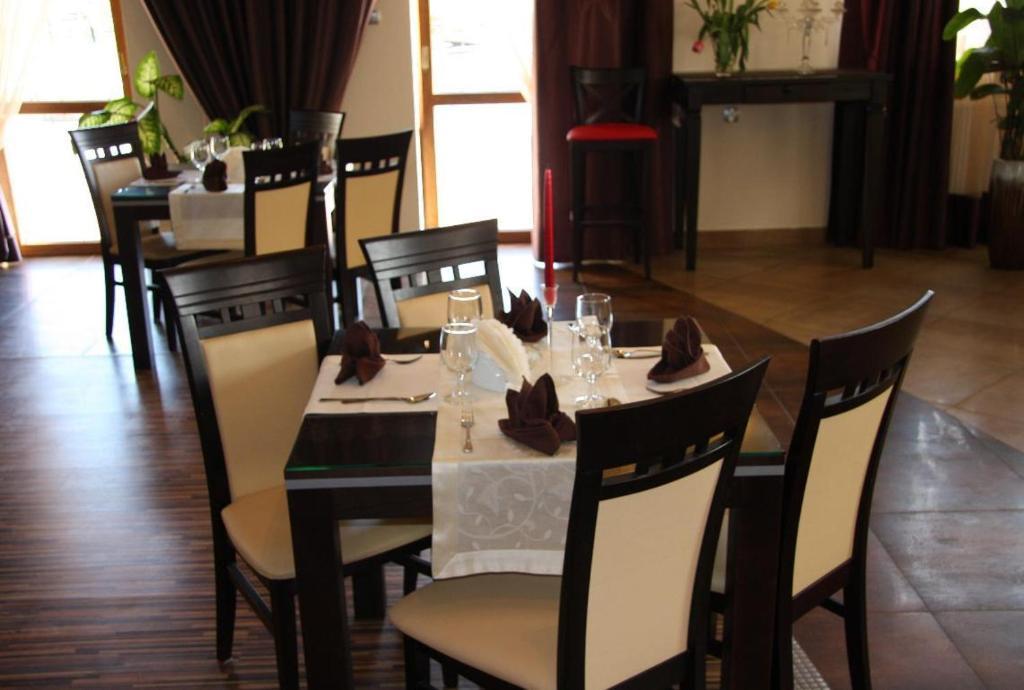 Hotel Wasik Krogulcza Экстерьер фото