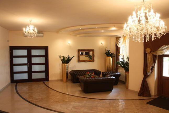 Hotel Wasik Krogulcza Экстерьер фото